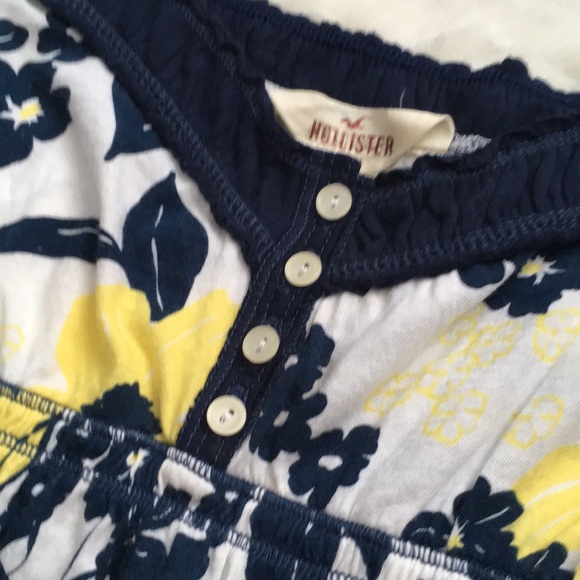 Hollister Tops Hollister Floral Baby Doll Tee Size Small